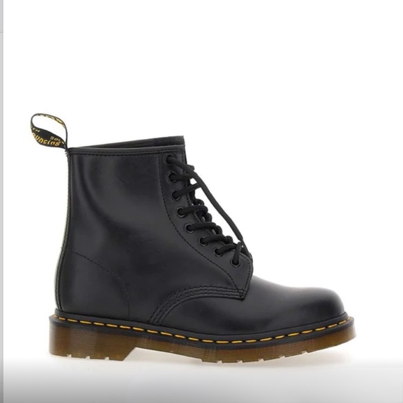 DR. MARTENS "1460" Smooth leather boots - Picture 1 of 8